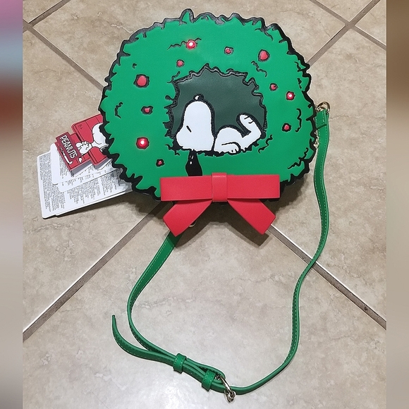 Loungefly | Bags | Loungefly Peanuts Snoopy Christmas Wreath Light Up ...